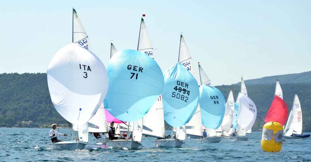 Secondo giorno di regata del World Master's cup 470 a bordo della Motonave Sabazia