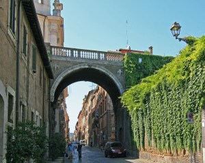 Arco Farnese di via Giulia a Roma