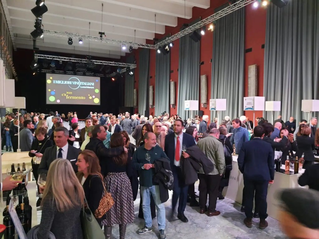 Un momento dell'evento I migliori vini italiani 2023 Luce Maroni del 16 febbraio 2023