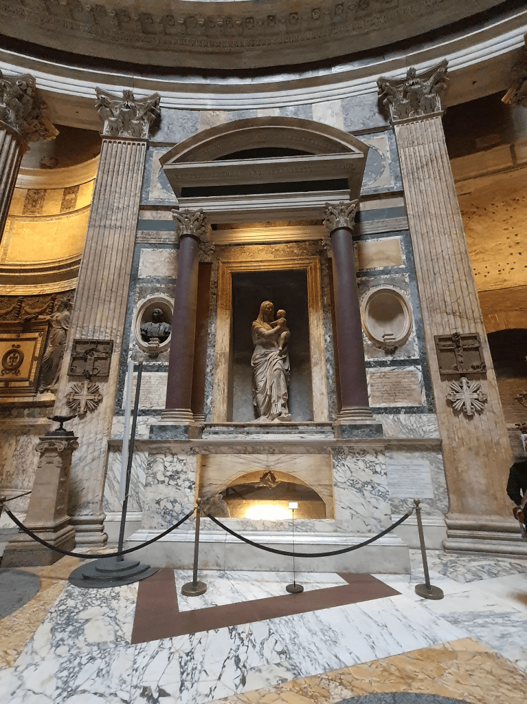 EsploraRoma e dintorni Pantheon Raffaello tomba