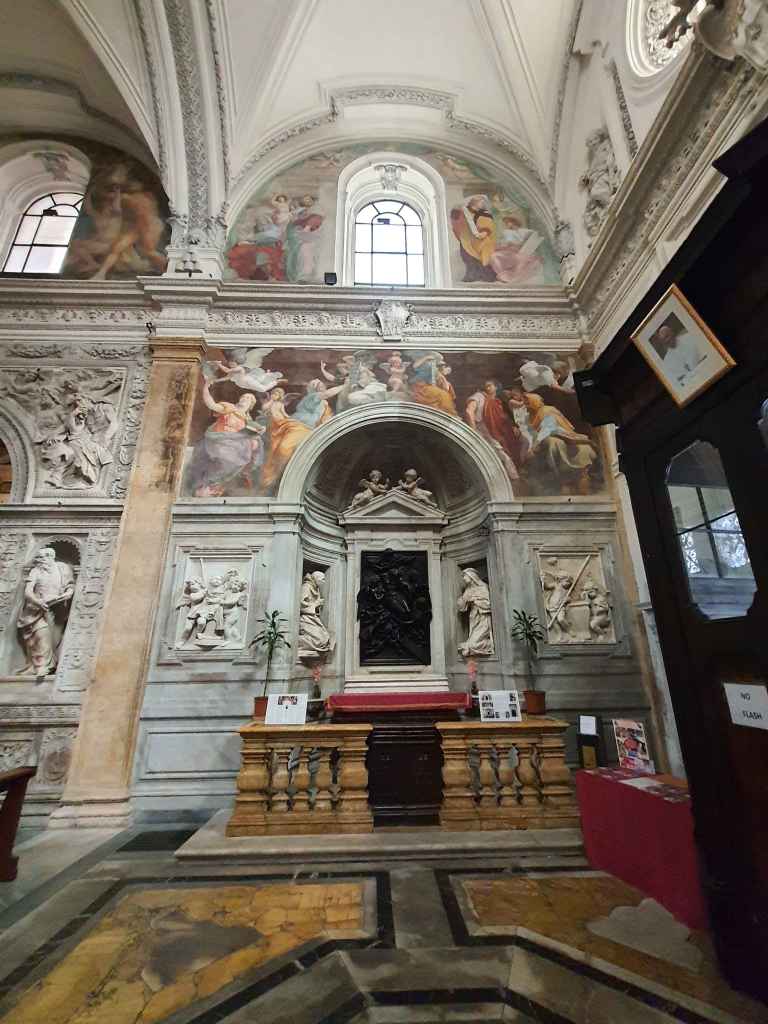 chiesa al chiostro affreschi di raffaello
